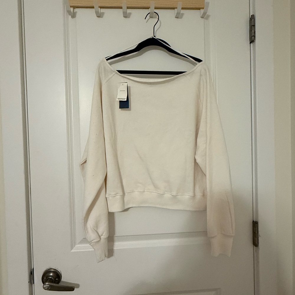 Hollister Off the Shoulder Top - Picture 2 of 4